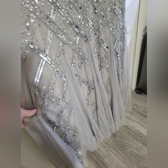 Adrianna Papell Formal Gown/Dress, Platinum Grey, sz 4 - Picture 3 of 12